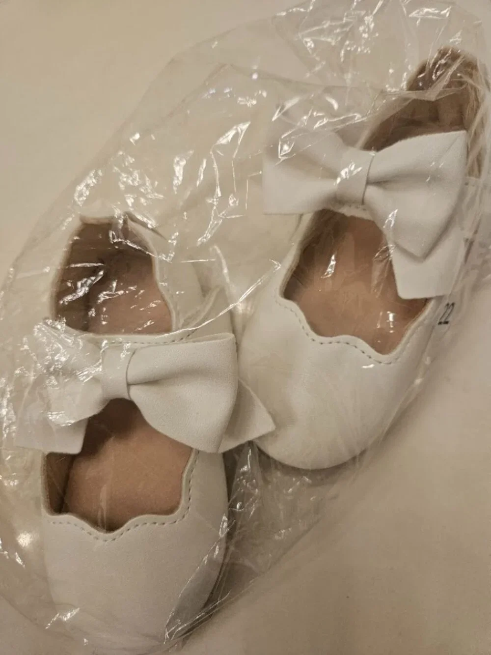Baby/Toddler dress shoes with bow, size 6-6.5